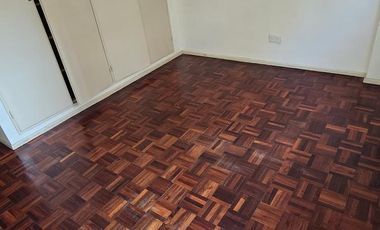 DEPARTAMENTO DE 3 AMBIENTES CON COCHERA, ALQUILER. VTE LOPEZ