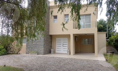 Casa en alquiler amoblada - Barrio Haras del Sur II