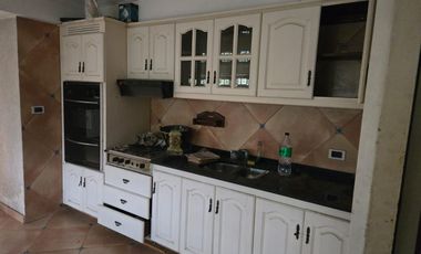 CASA 4 AMBIENTES EN ALQUILER BARRIO LOS ROSALES