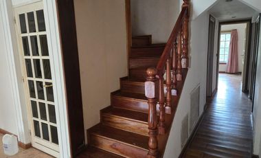 CASA 4 AMBIENTES EN ALQUILER BARRIO LOS ROSALES