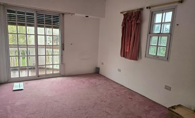 CASA 4 AMBIENTES EN ALQUILER BARRIO LOS ROSALES