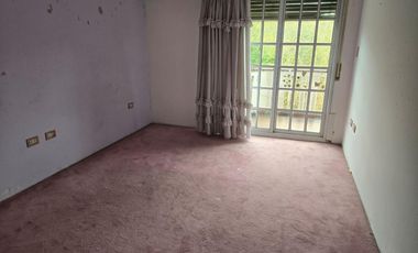 CASA 4 AMBIENTES EN ALQUILER BARRIO LOS ROSALES