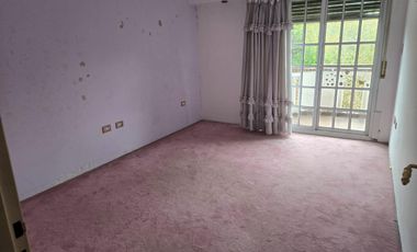 CASA 4 AMBIENTES EN ALQUILER BARRIO LOS ROSALES