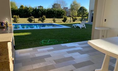 Casa en venta en Barrio Cerrado Santa Ana Moreno