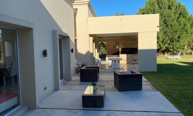 Casa en venta en Barrio Cerrado Santa Ana Moreno