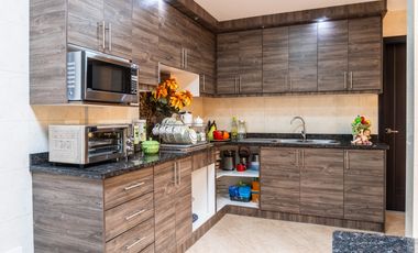 Mitad del Mundo, Casa en Venta, 99,79m2, 2 Habitaciones