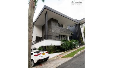 Casa Moderna Hermosa en Poblado