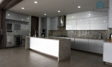 Casa Moderna Hermosa en Poblado