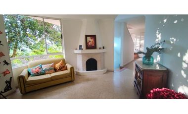 Gran Casa para Venta en Poblado Campestre