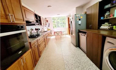 Gran Casa para Venta en Poblado Campestre