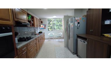 Gran Casa para Venta en Poblado Campestre