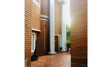Gran Casa para Venta en Poblado Campestre