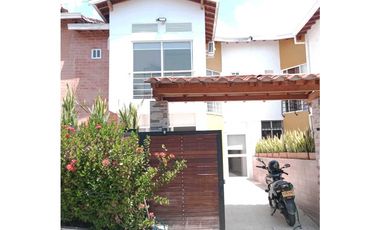 Casa con piscina privada , en San Jerónimo , Antioquia en venta .