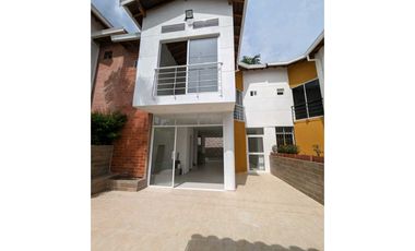 Casa con piscina privada , en San Jerónimo , Antioquia en venta .