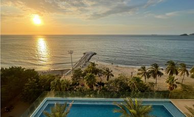 SE ARRIENDA  APARTAMENTO DE TRES ALCOBAS EN PLAYA SALGUERO
