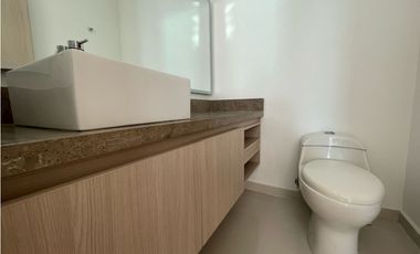 SE ARRIENDA  APARTAMENTO DE TRES ALCOBAS EN PLAYA SALGUERO