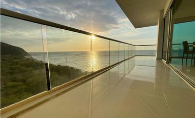 SE ARRIENDA  APARTAMENTO DE TRES ALCOBAS EN PLAYA SALGUERO