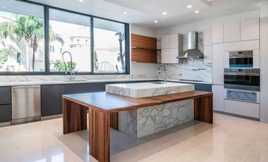 Residencia en venta en Pontevedra, Puerta de Hierro, Zapopan, Jalisco