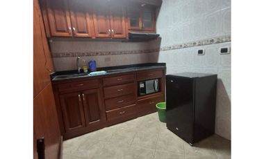 ARRIENDO OFICINA 148 mts EN LA 67 con 7. 3 garajes.