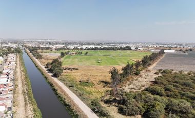 Terreno en venta en Av Adolf Horn