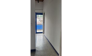 Alquilo habitación en Medellín barrio loa colores con servicios