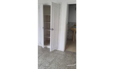 Alquilo habitación en Medellín barrio loa colores con servicios