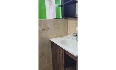 Alquilo habitación en Medellín barrio loa colores con servicios