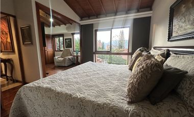 CASA EN VENTA EN UNIDAD COMPLETA EN LA LOMA DE LOS PARRA EL POBLADO