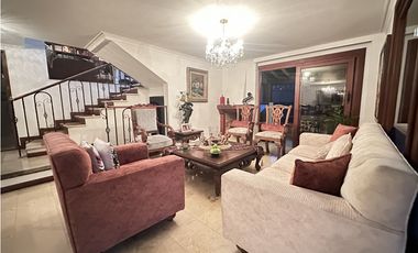 CASA EN VENTA EN UNIDAD COMPLETA EN LA LOMA DE LOS PARRA EL POBLADO