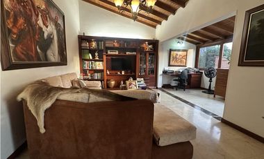 CASA EN VENTA EN UNIDAD COMPLETA EN LA LOMA DE LOS PARRA EL POBLADO
