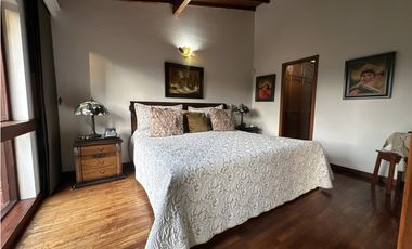 CASA EN VENTA EN UNIDAD COMPLETA EN LA LOMA DE LOS PARRA EL POBLADO