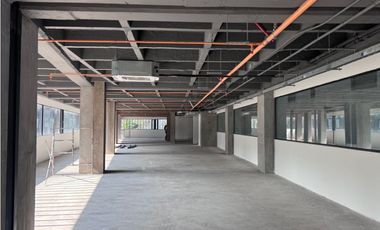 SE ARRIENDA OFICINA EN OBRA BLANCA  MEDELLIN