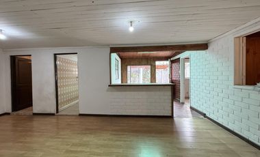 Se Vende Casa antigua en buen estado Regularizada, Cuasimodo