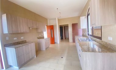 VENTA de CASA NUEVA en COSTA SUR | CASA UNIFAMILIAR DE ESQUINA- LH
