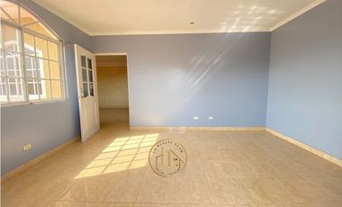 VENTA de CASA REMODELADA en SAN ANTONIO | 5REC - LH