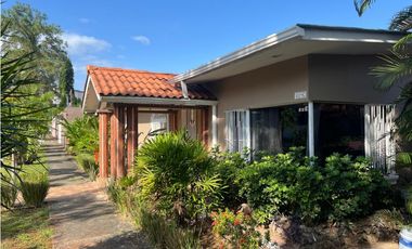 VILLA ZAITA / VILLAS ALPINAS / 3 HABIT / PISCINA PRIVADA / 600M2