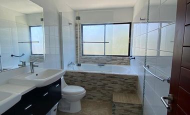 PUERTO VELERO: Casa Temporada. 10 psnas. Quincho y Piscina