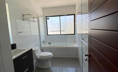 PUERTO VELERO: Casa Temporada. 10 psnas. Quincho y Piscina
