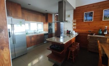 PUERTO VELERO: Casa 8 psnas. Piscina, Quincho y Hot Tub