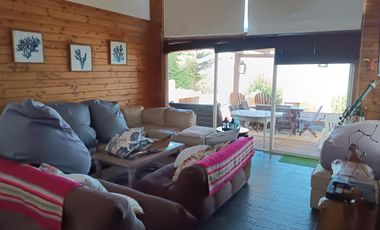 PUERTO VELERO: Casa 8 psnas. Piscina, Quincho y Hot Tub