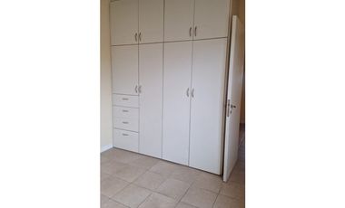 Departamento de 2 dormitorios y cochera en Alquiler - Godoy Cruz
