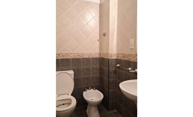 Departamento de 2 dormitorios y cochera en Alquiler - Godoy Cruz