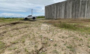 VENTA DE TERRENO FRENTE AL MAR EN MANTA