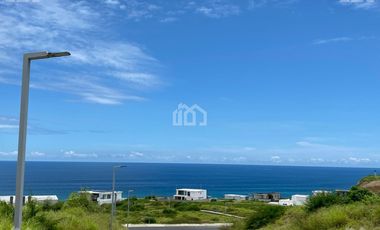 VENTA DE TERRENO FRENTE AL MAR EN MANTA
