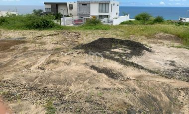 VENTA DE TERRENO FRENTE AL MAR EN MANTA