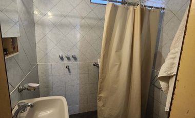 RIVADAVIA 7755 - VENTA CASA 1 DORMITORIO
