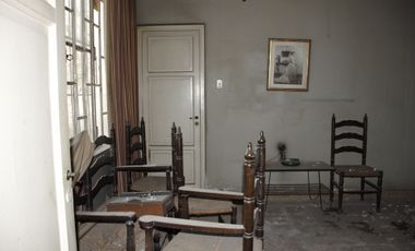 Histórica casa a reciclar en gran terreno. Mendoza
