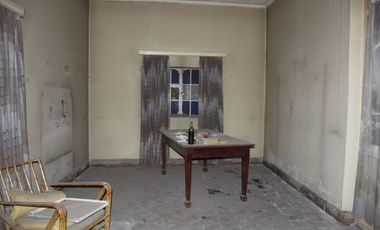 Histórica casa a reciclar en gran terreno. Mendoza