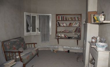Histórica casa a reciclar en gran terreno. Mendoza