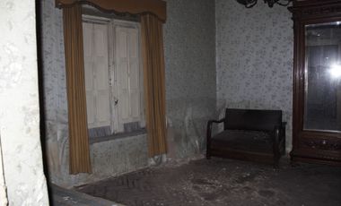 Histórica casa a reciclar en gran terreno. Mendoza